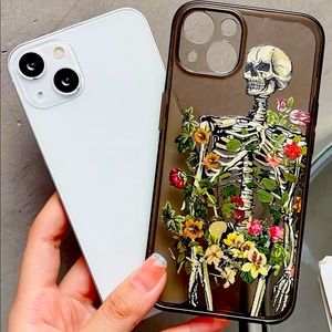 iPhone 11 -13 Max Pro Case brand new never opened it but it is so pretty 💀🌹🌸